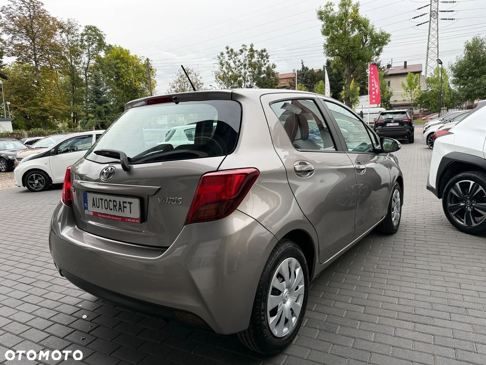 Toyota Yaris 1.0 Active EU6 - 24