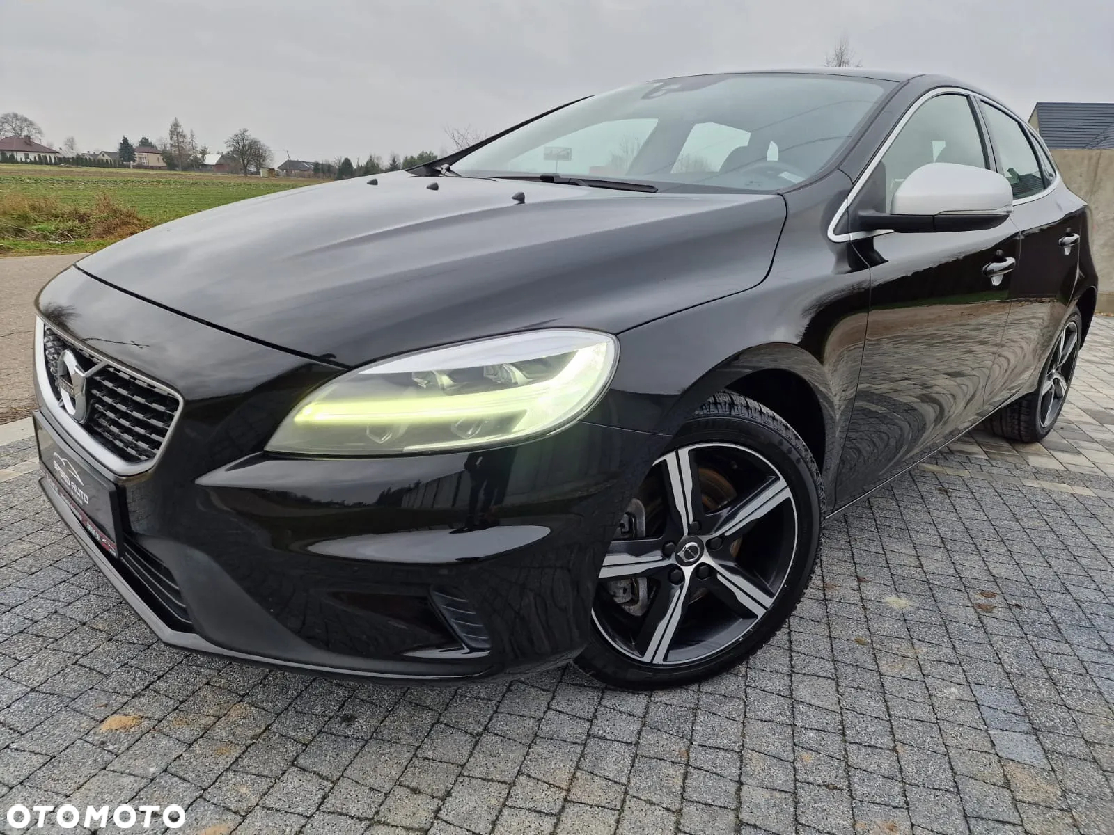 Volvo V40 D3 R Design - 2