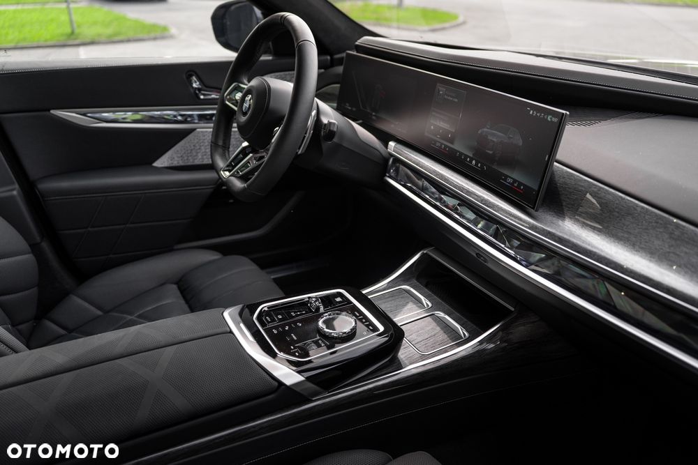 BMW Seria 7 740d xDrive mHEV Individual Edition sport - 21