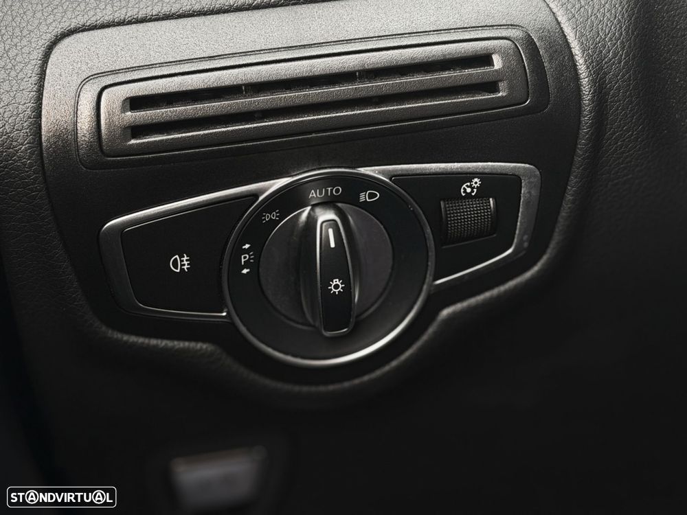 Mercedes-Benz GLC 300 e 4Matic - 27
