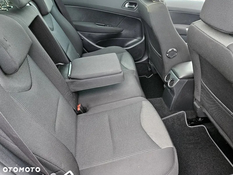 Peugeot 308 2.0 HDi Active - 23