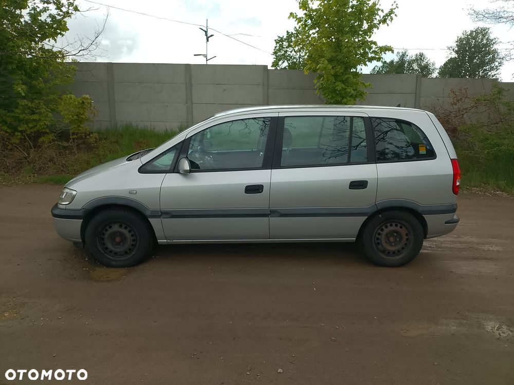 Opel Zafira 1.6 16V Comfort - 8