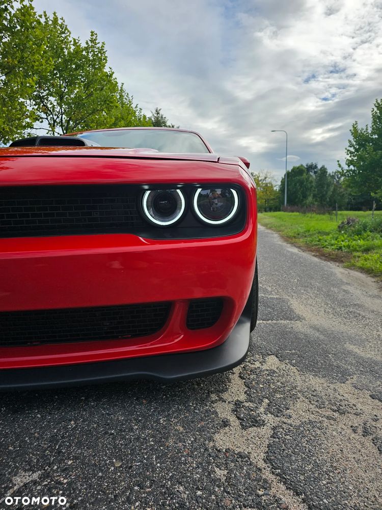 Dodge Challenger - 2