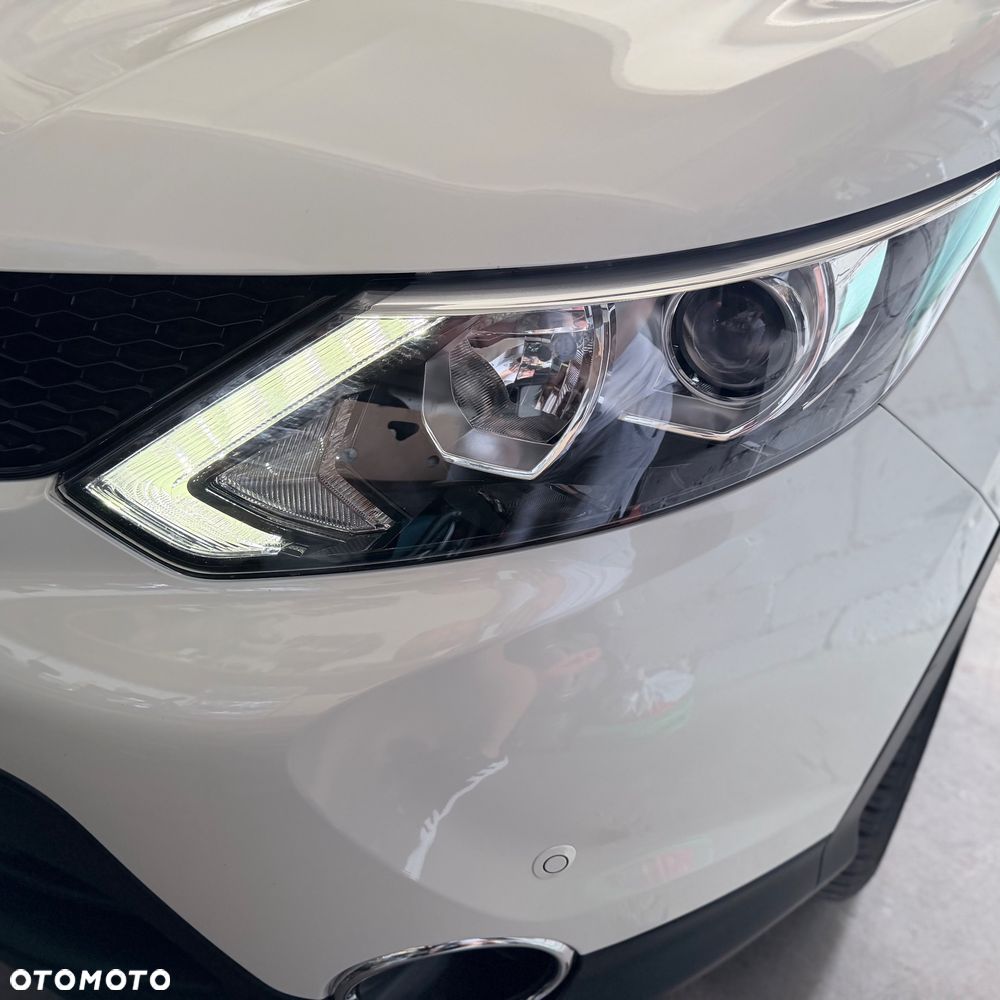 Nissan Qashqai 1.6 DIG-T N-Connecta - 17