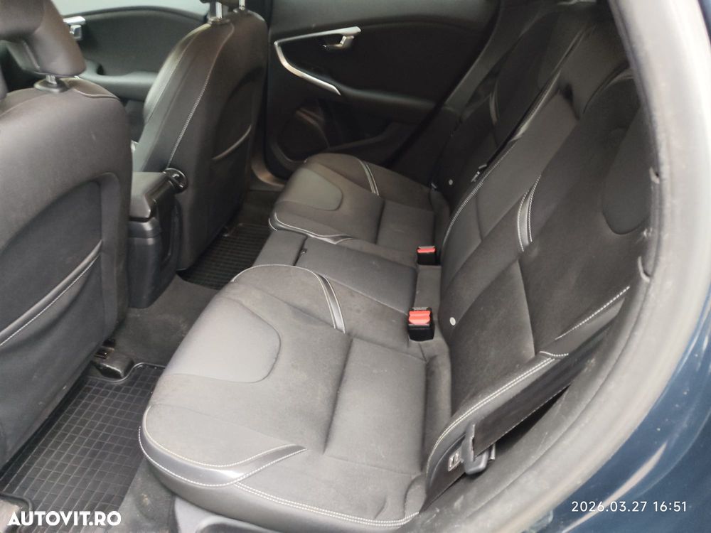 Volvo V40 D2 ECO Kinetic - 4