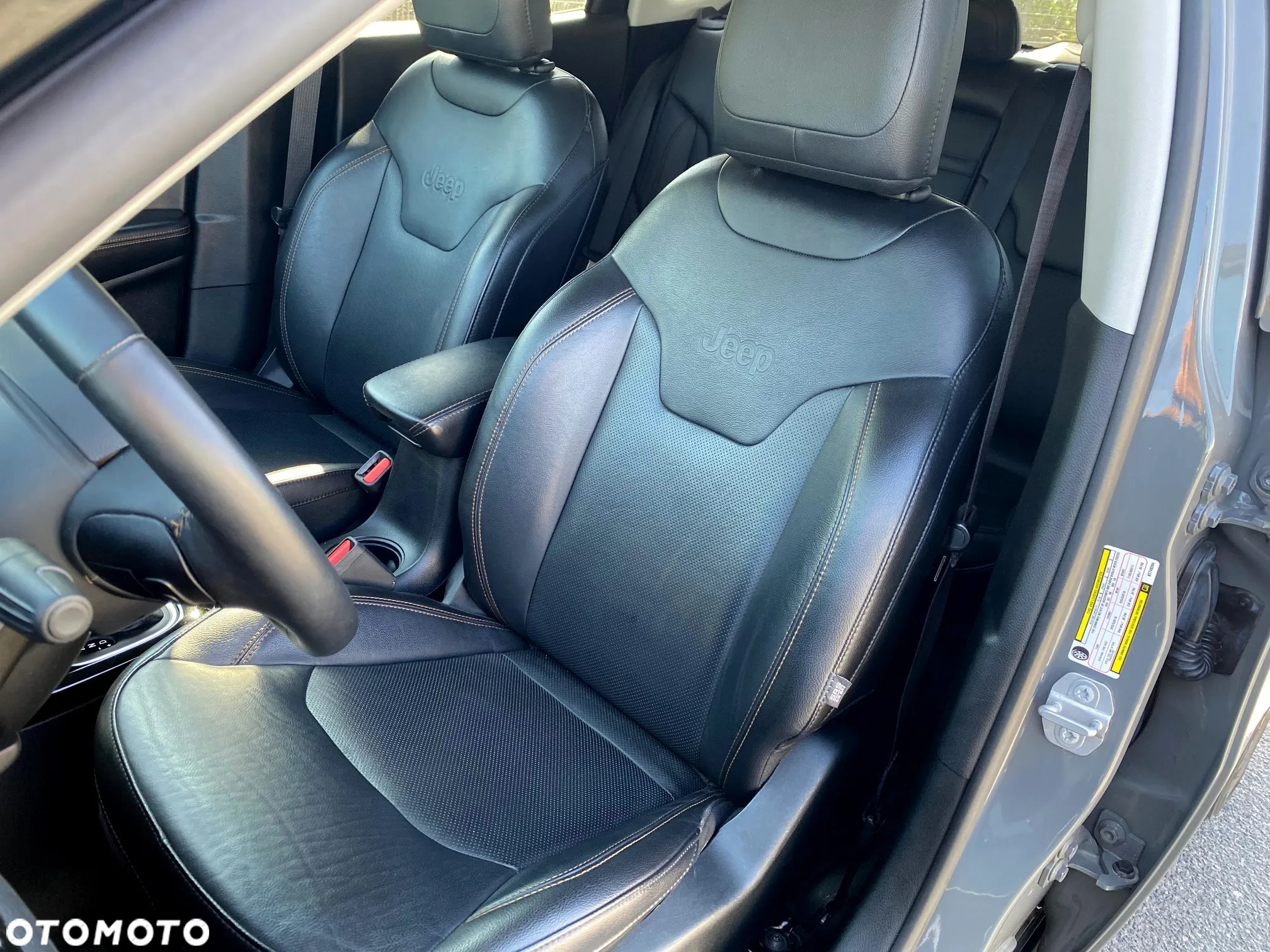 Jeep Compass - 15