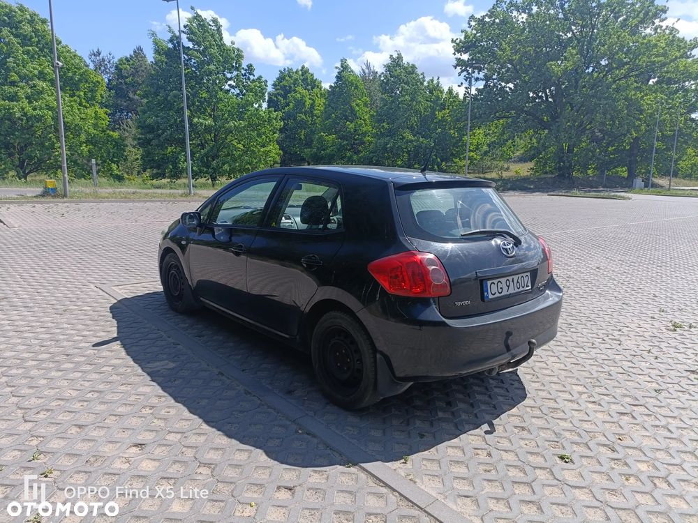 Toyota Auris 1.4 D-4D - 5