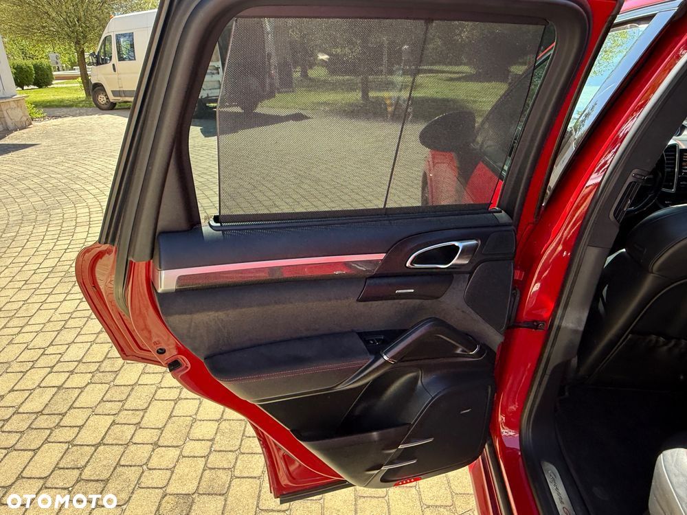 Porsche Cayenne GTS - 28