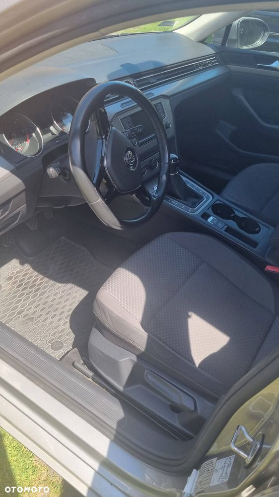 Volkswagen Passat 1.6 TDI BMT Trendline - 7