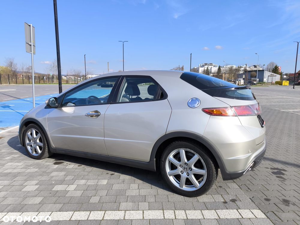 Honda Civic 1.8 Executive - 26