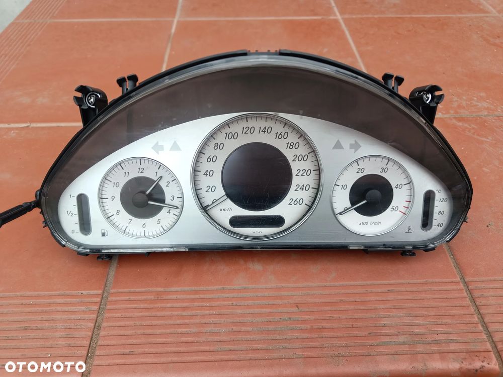 MERCEDES W211 DIESEL LICZNIK ZEGARY EU AVANTGARDE A2115408947 - 1