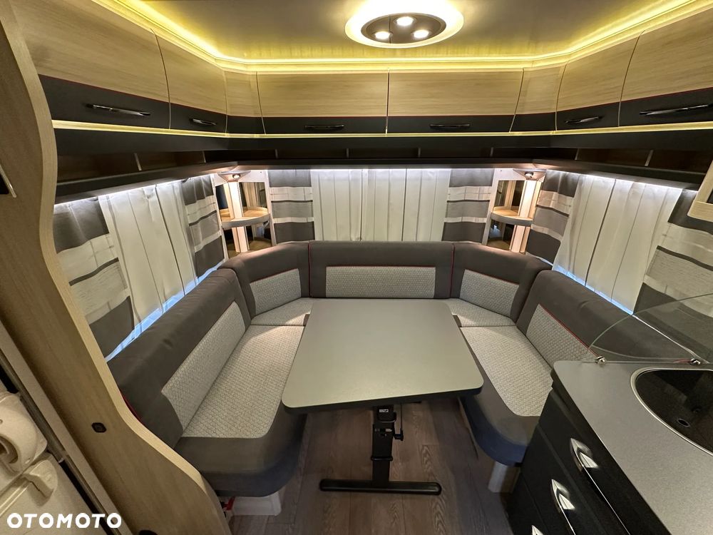 Hobby 460 UFE DE LUX EDITION z napędem i markizą pompowaną. - 13