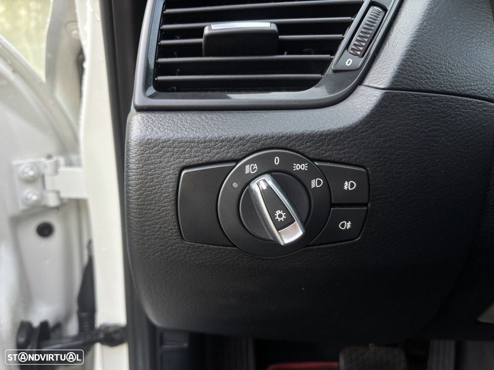 BMW X1 18 d xDrive Auto Line Sport - 11