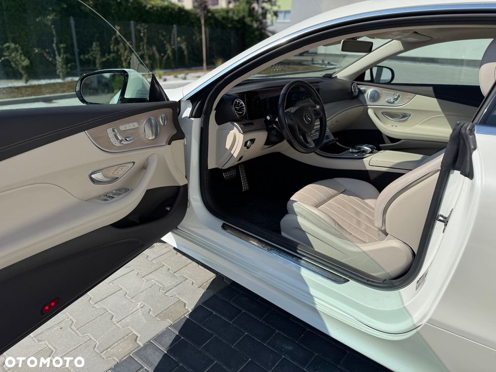 Mercedes-Benz Klasa E 400 4Matic 9G-TRONIC AMG Line - 29