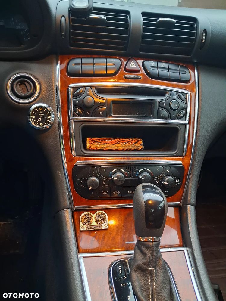 Mercedes-Benz C-Class 2003 photo 2
