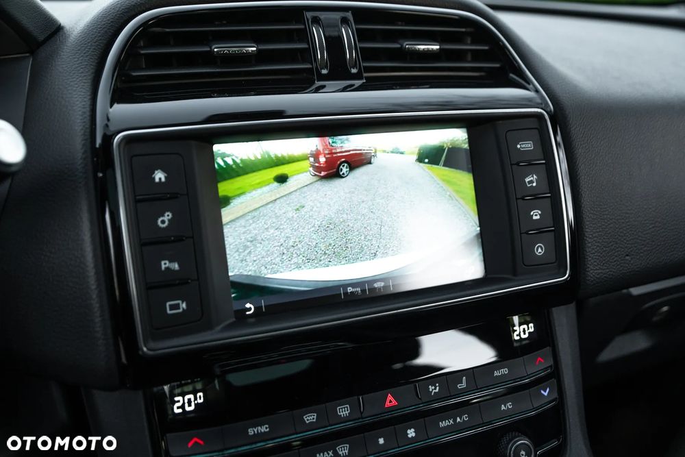 Jaguar F-Pace 25d AWD Prestige - 31