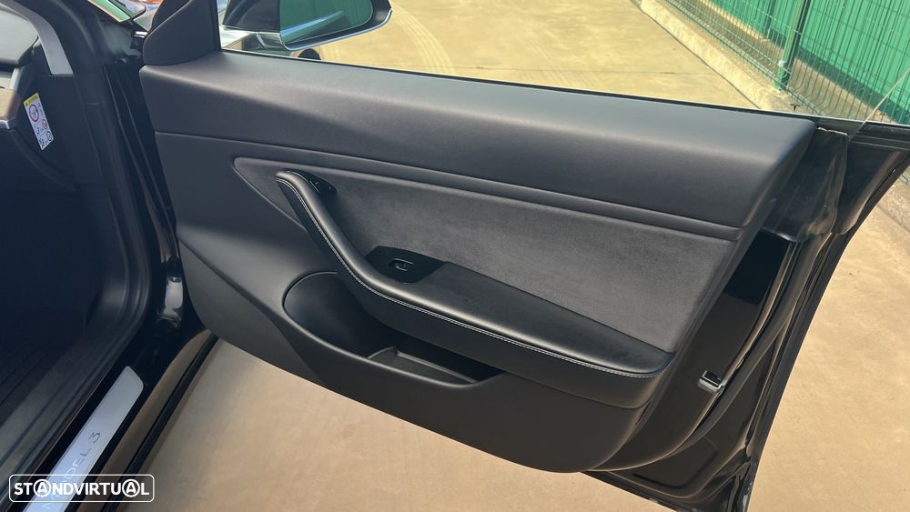 Tesla Model 3 Long-Range Dual Motor AWD - 25