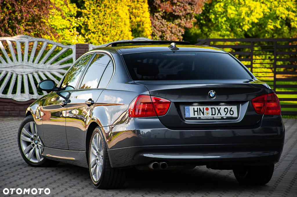 BMW Seria 3 325i - 16