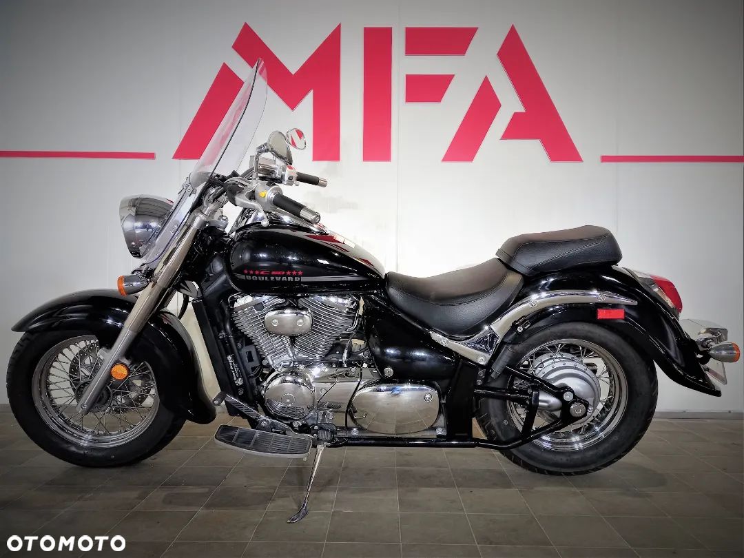 Suzuki VL 800 Volusia - Boulevard C50 - 1