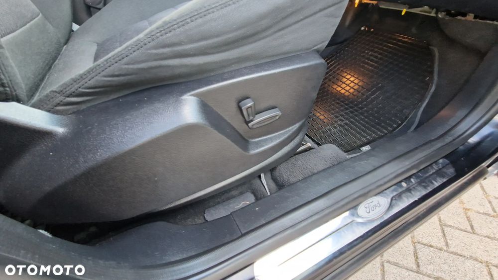 Ford S-Max 2.0 TDCi DPF Titanium X - 28