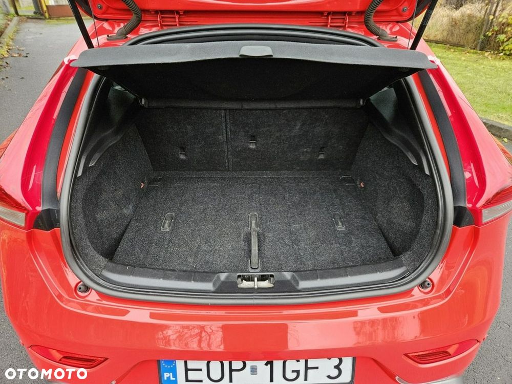 Volvo V40 D2 R-Design Momentum - 25