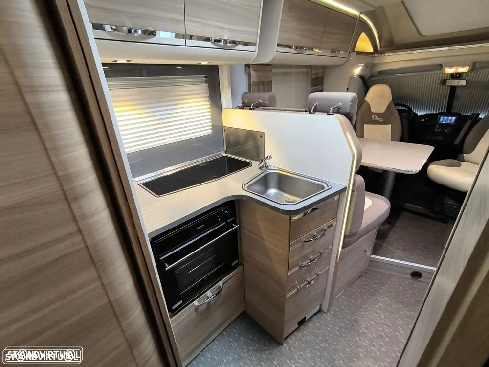 Adria Matrix M670SC 50 Anos 5lugares Cama central e basculante - 18