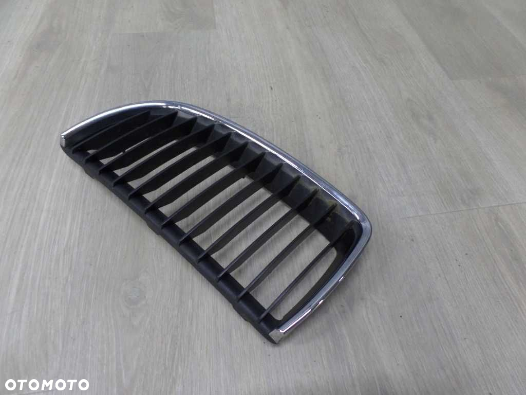 BMW 3 E90 GRILL ATRAPA NERKA ZDERZAKA LEWA 7120007 04-08 - 2
