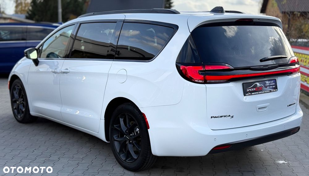 Chrysler Pacifica - 11