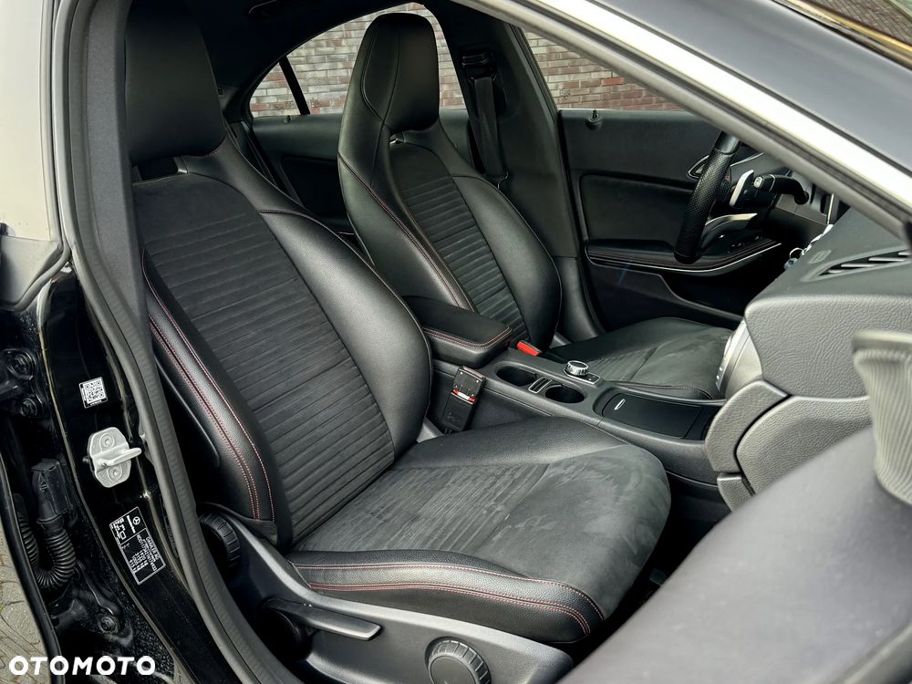 Mercedes-Benz CLA 180 7G-DCT AMG Line - 38