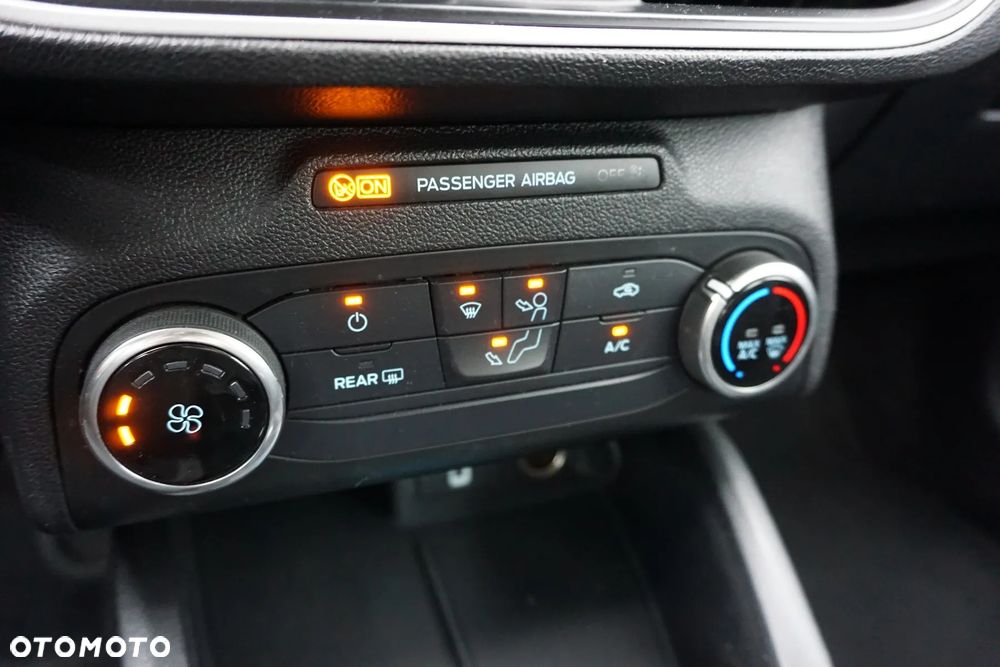 Ford Focus 1.0 EcoBoost Trend Edition Business - 21