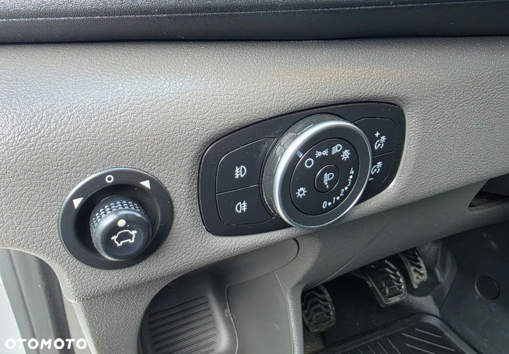 Ford Transit - 12