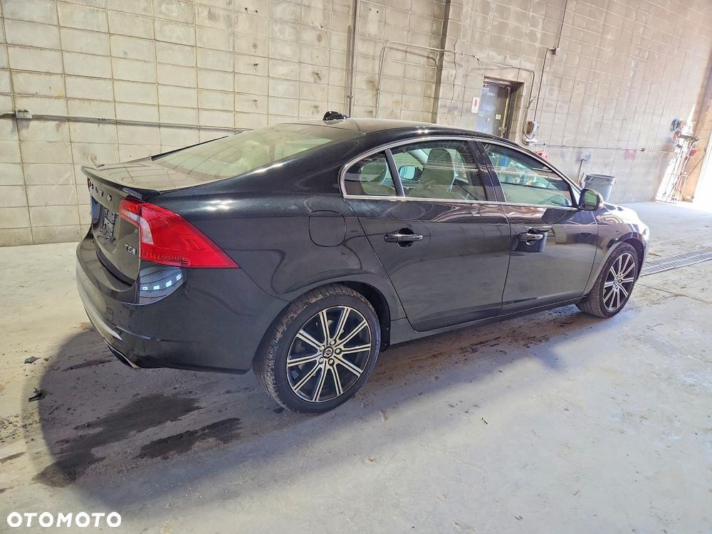 Volvo S60 - 6