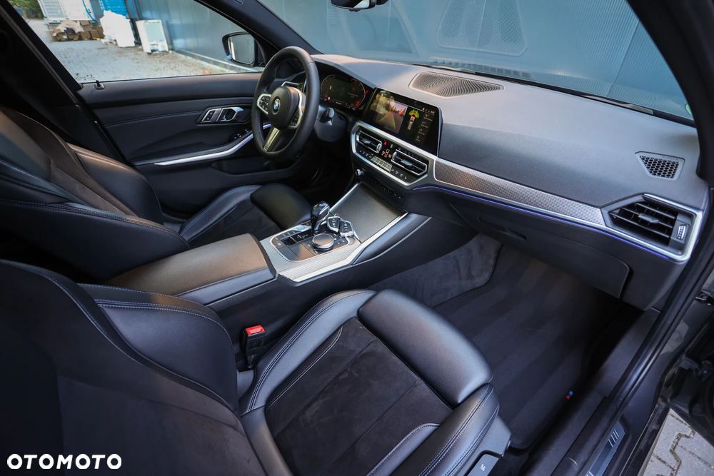 BMW Seria 3 320d Edition M Sport Shadow - 27