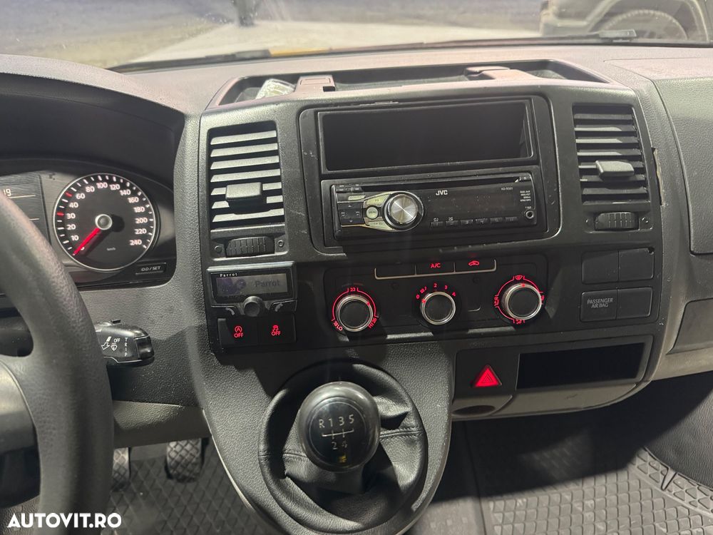 Volkswagen T5 Transporter - 8