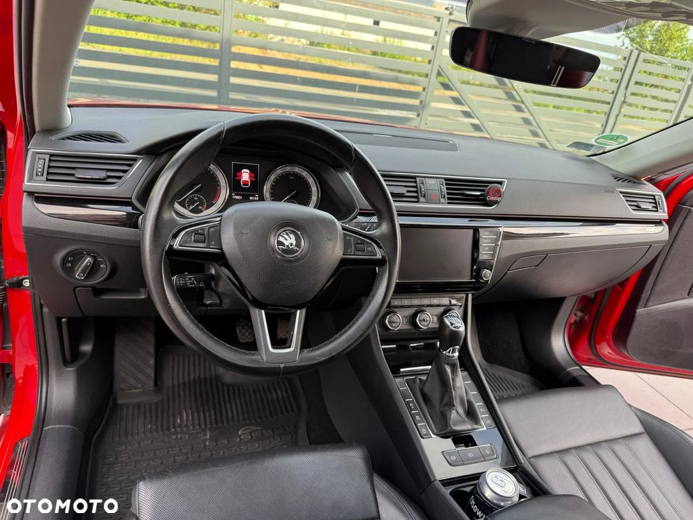 Skoda Superb 2.0 TDI L&K - 11