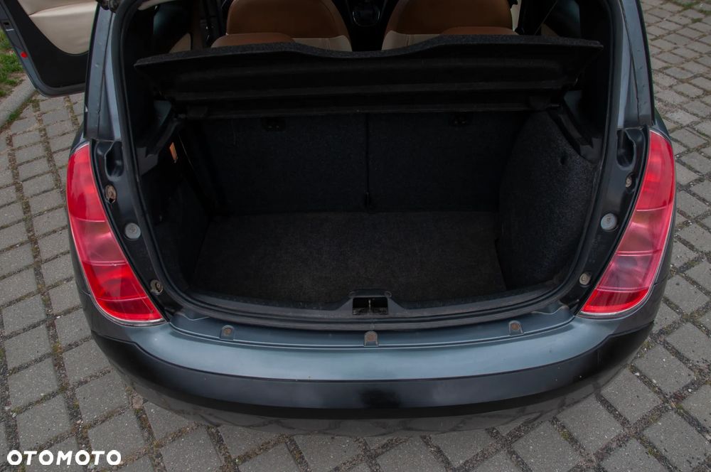 Lancia Ypsilon 1.2 16v Class - 10