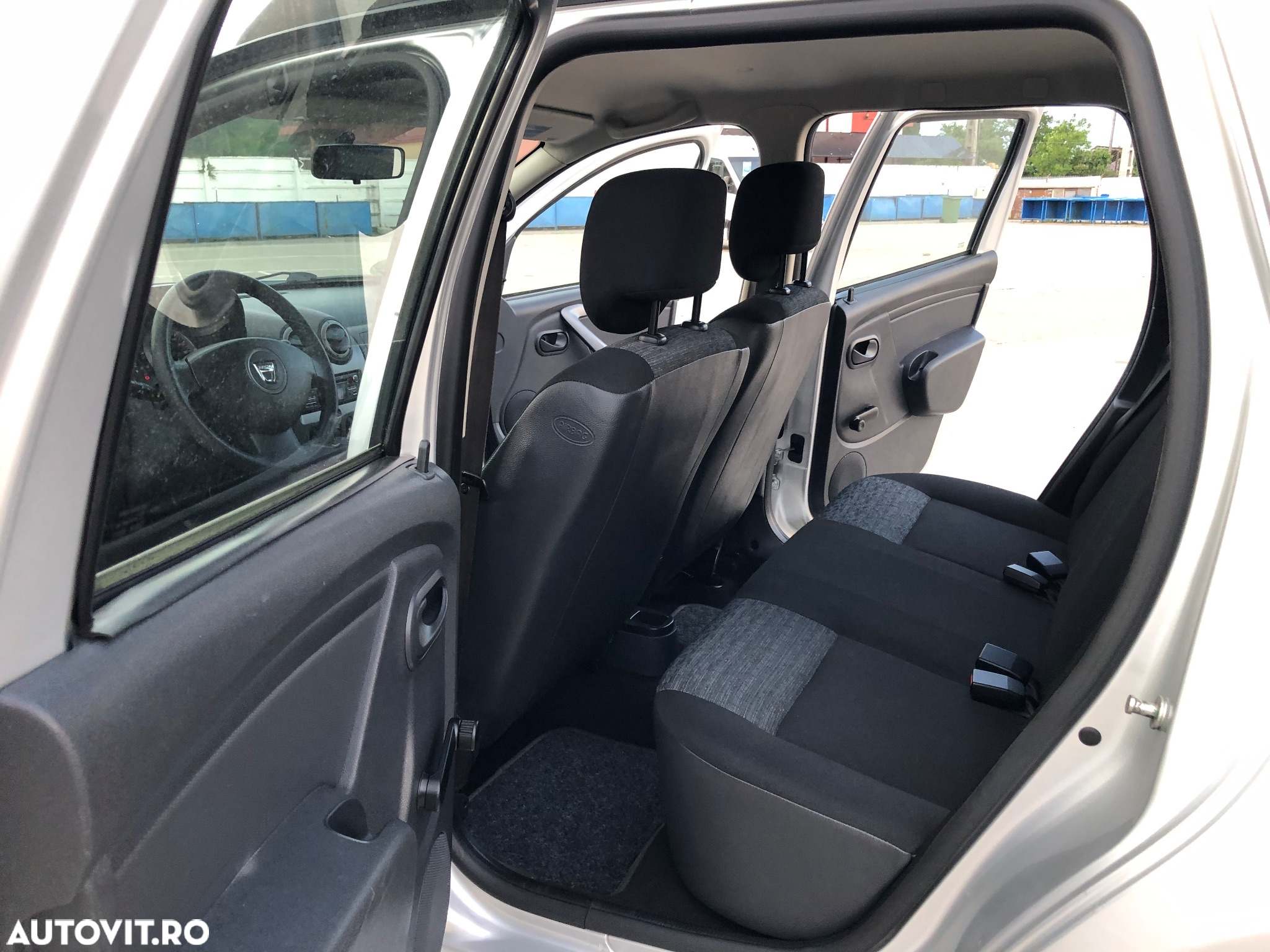 Dacia Duster 1.5 dCi 4x2 Ambiance - 32