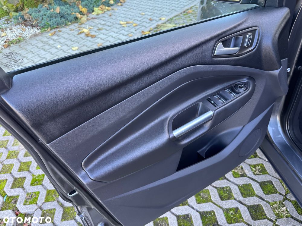 Ford Kuga - 31