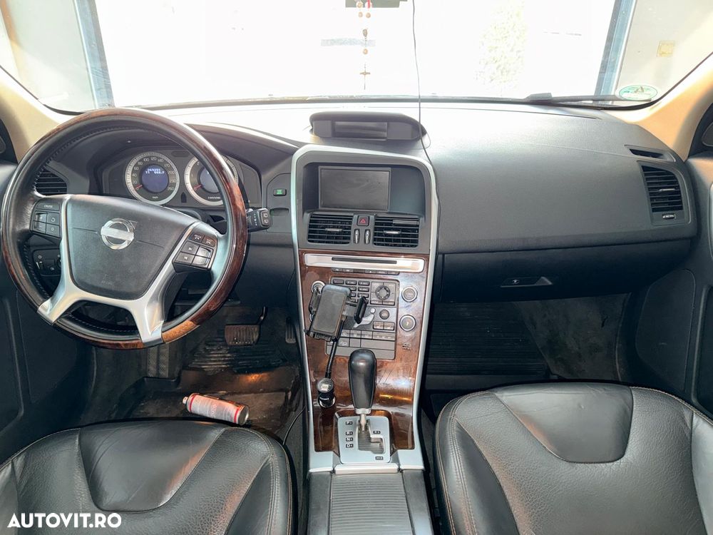 Volvo XC 60 D3 AWD Aut. Momentum - 9