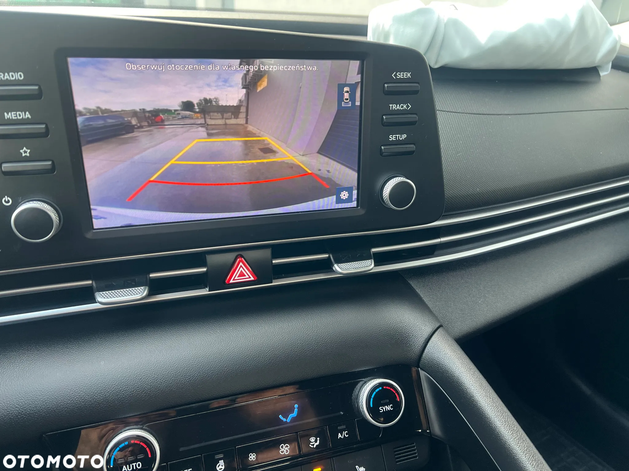 Hyundai Elantra 1.6 Smart - 14