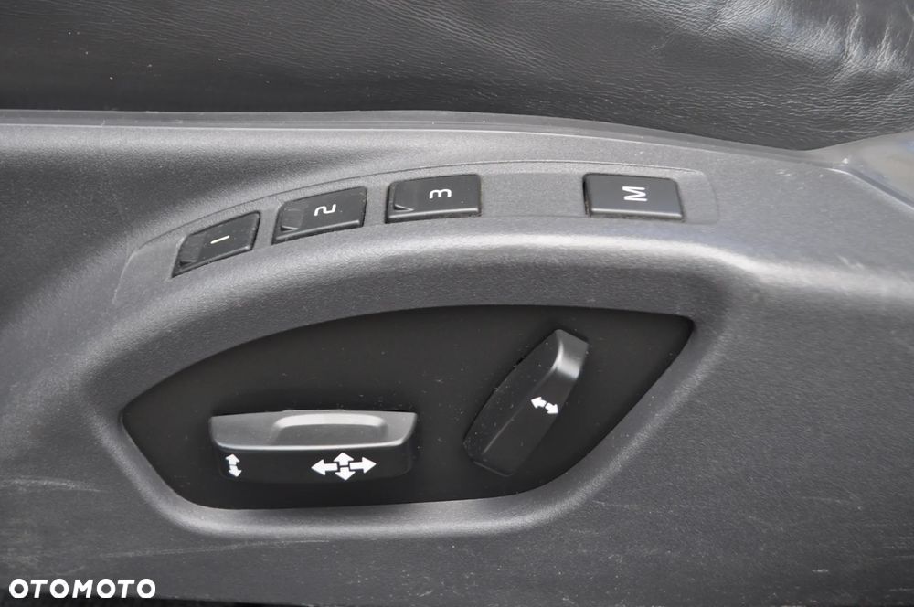 Volvo XC 60 D4 Drive-E Momentum - 25