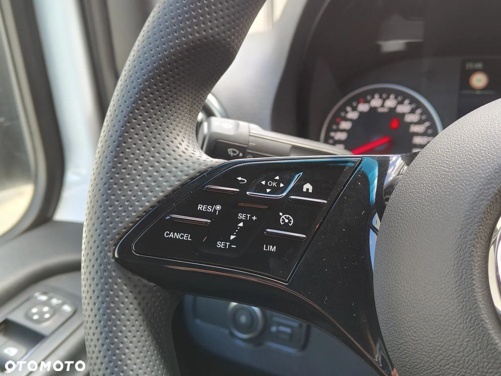 Mercedes-Benz Sprinter - 14