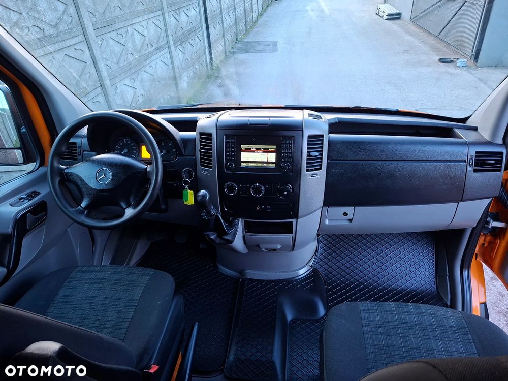 Mercedes-Benz Sprinter Brygadówka 6 osób - 22