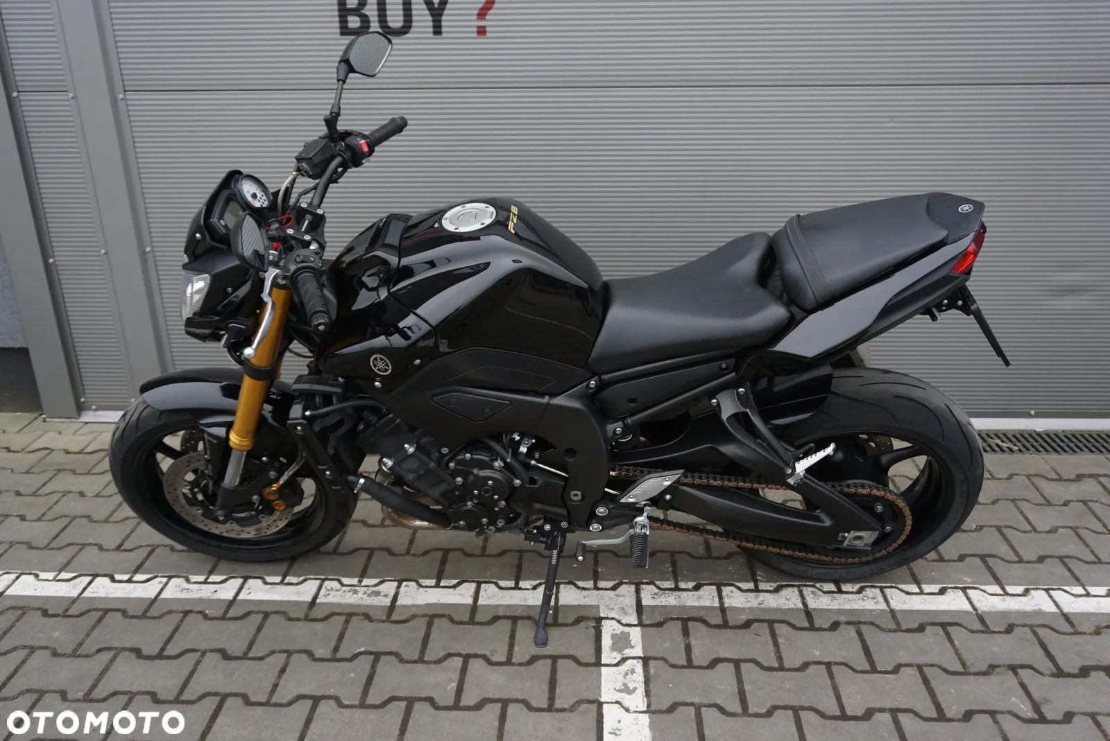 Yamaha FZ8 - 11