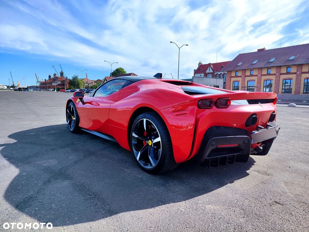 Ferrari SF90 Stradale - 10