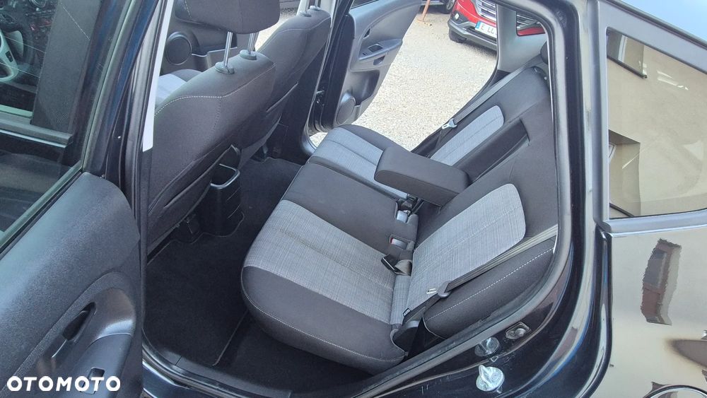 Kia Venga 1.6 CVVT Automatik Fifa World Cup Edition - 27