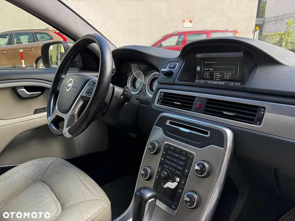 Volvo XC 70 - 10