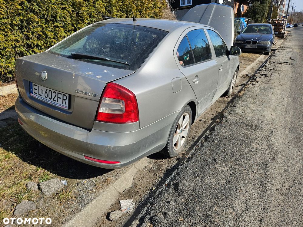 Octavia 2 1 9 TDI srebrna na części - 3