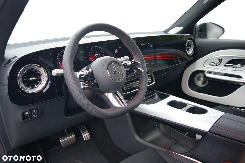 Mercedes-Benz GLB - 14
