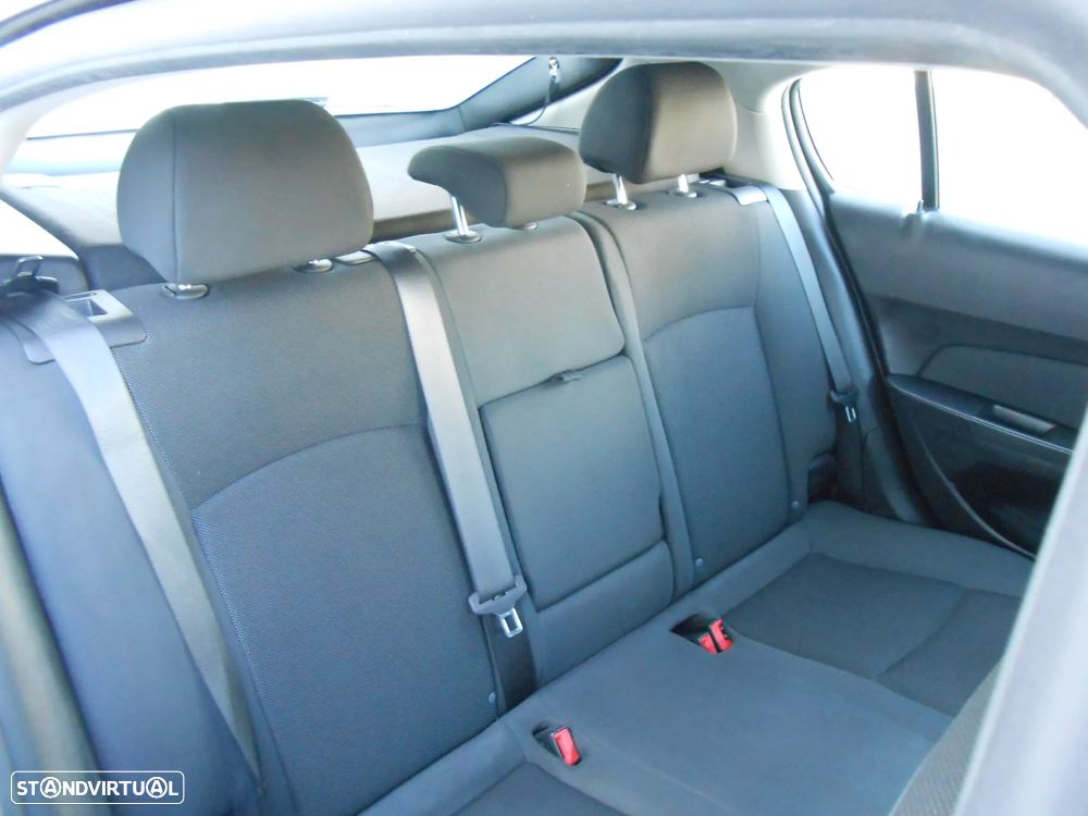 Chevrolet Cruze 1.6 LT - 23